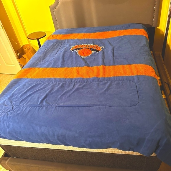 NBA NY Knicks BLANKET / TWIN Bed Comforter - Picture 1 of 5